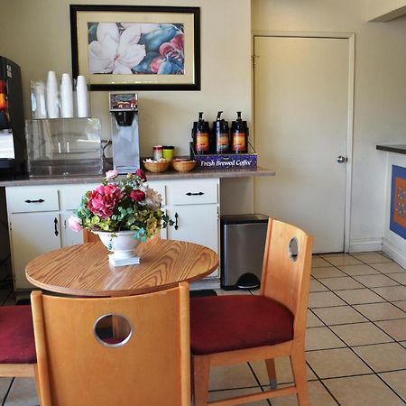 Fresno Inn Екстер'єр фото