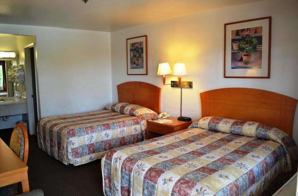 Fresno Inn Екстер'єр фото